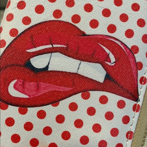 Fun lip wallet- host pick 🥰🥰🥰 - Picture 3 of 8